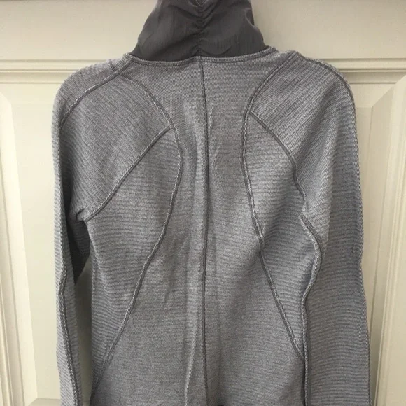 Lululemon Runderful half zip jacket size 4 - Picture 5 of 10